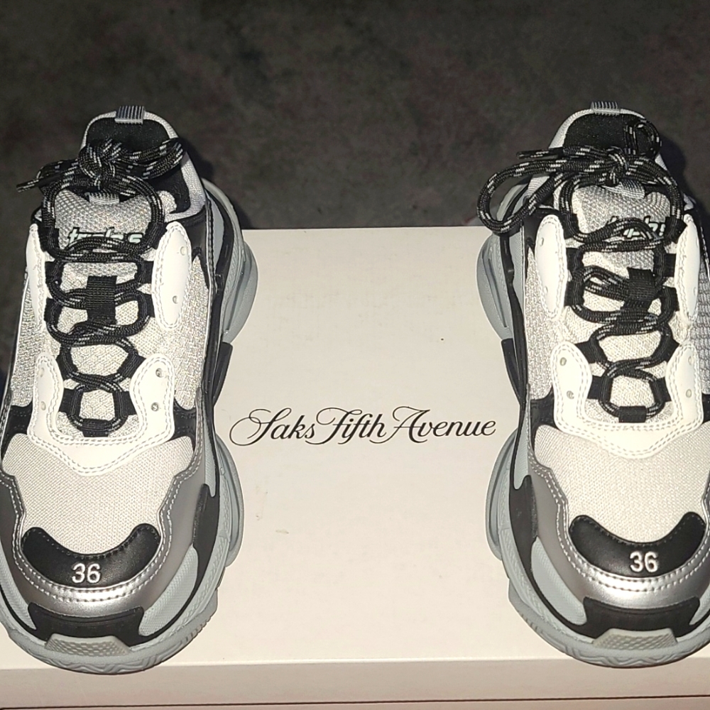 BALENCIAGA Triple S Sneaker